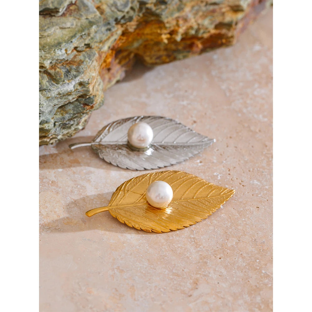 The Laurel Brooch