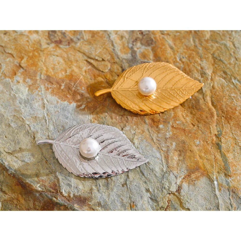 The Laurel Brooch